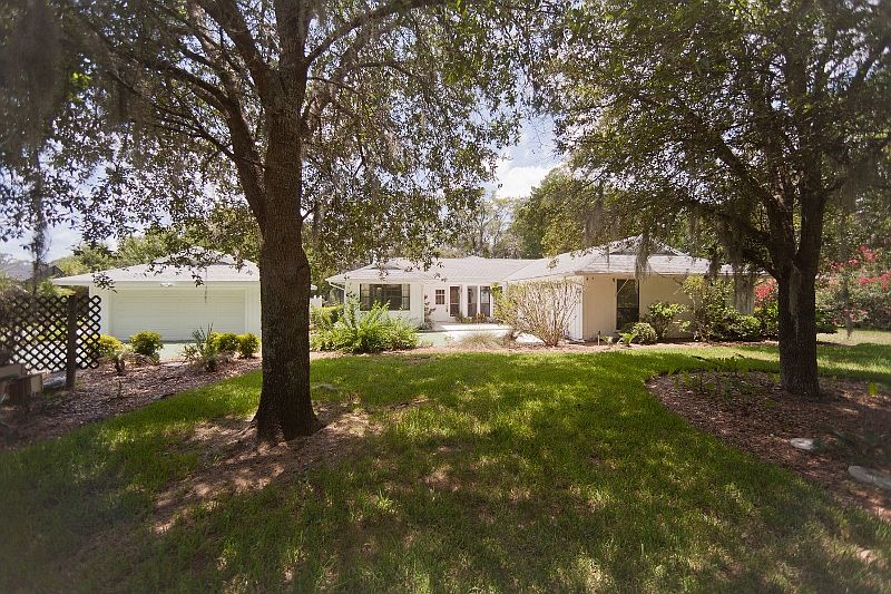 201 Creekside Drive