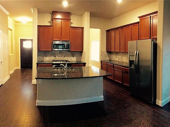 4th image of 5806 Begonia Dr
