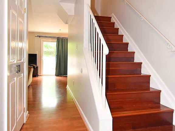 4th image of 16109 Hayshire Ct