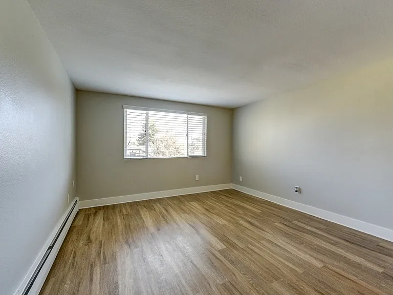 1302 Milwaukee St — Photo 5
