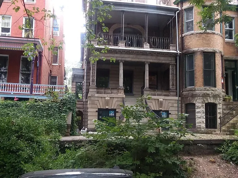 2012 Mount Royal Ter — Photo 38
