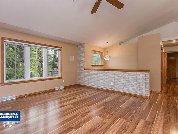 Living Room to Entrance!