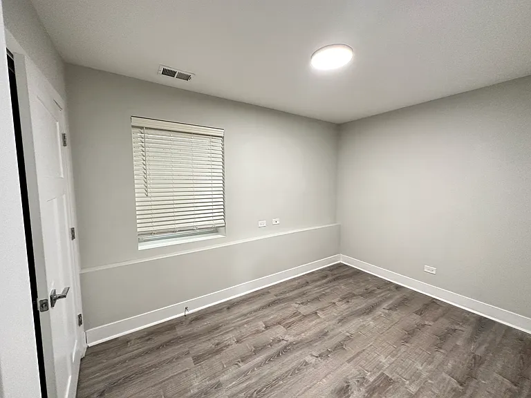 2132 W 18th Pl #2R — Photo 4