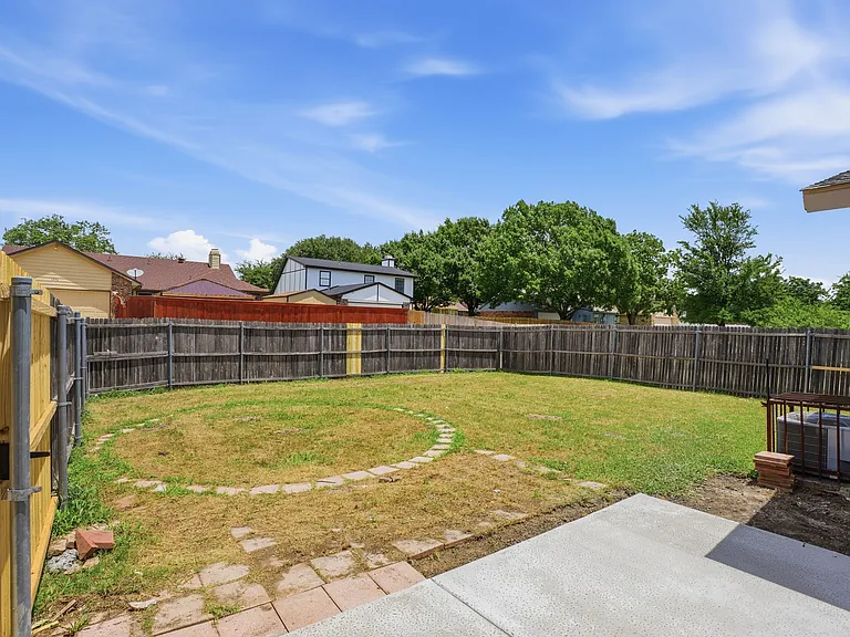 1373 Oakbluff Dr — Photo 22