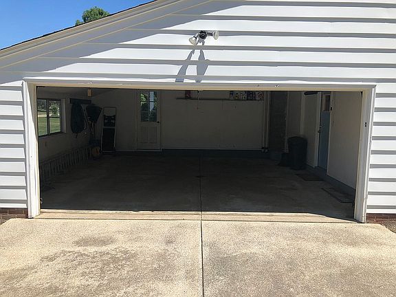 5th image of 11512 Cherokee Ln