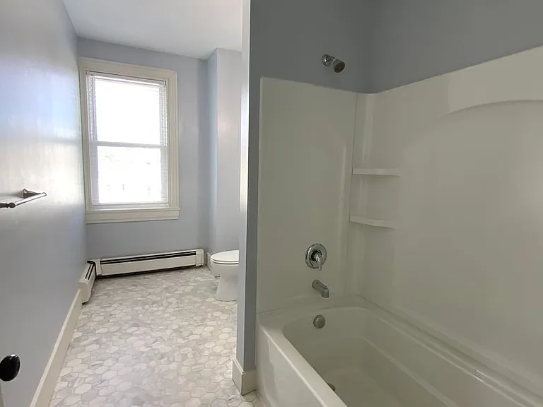 557 Union St — Photo 13