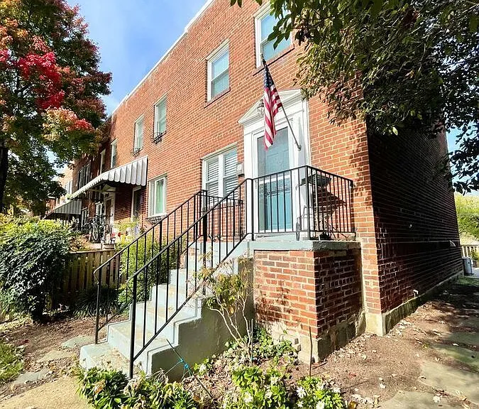 528 E Luray Ave — Photo 1