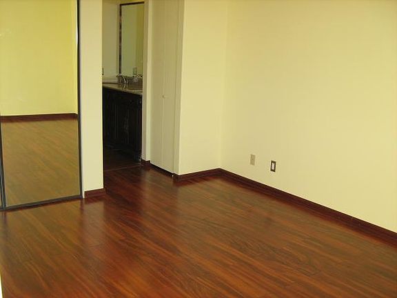 3rd image of 5726 La Jolla Blvd Unit 208