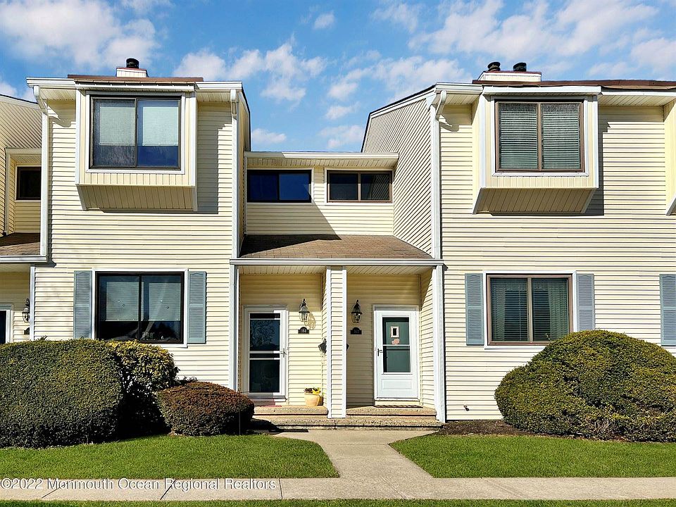 2nd image of 164 Clubhouse Dr