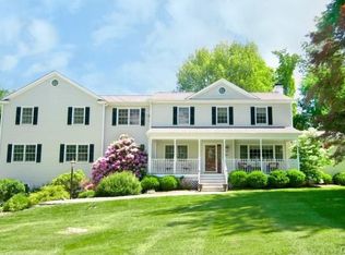 67 Donnelly Dr, Ridgefield, CT 06877