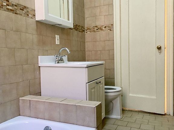 4th image of 57 Saint Pauls Pl #31