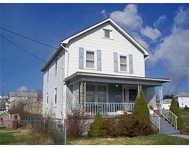 2 Poplar St photo 1