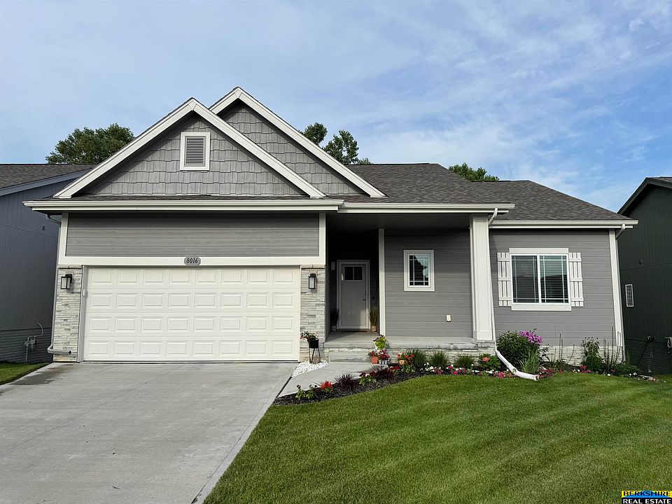 1st image of 8016 N 86th Ave
