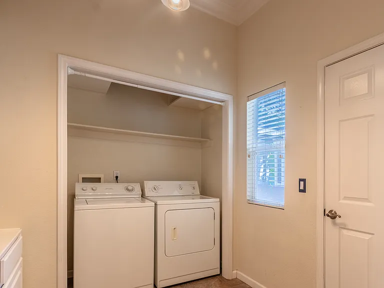 10231 Wolf Ridge Way — Photo 11