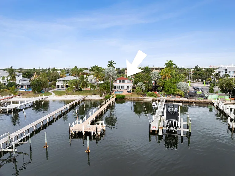 114 S Lake Dr — Photo 42