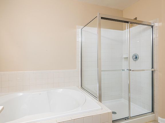 5th image of 107 Whiskey Creek Cir