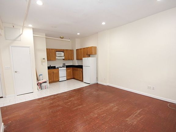 2nd image of 351 W 29th St APT 3