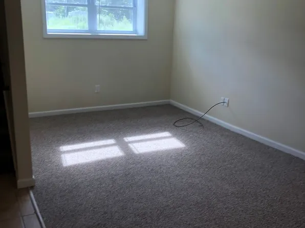 Pickett Road Townhouses, 18-32 Pickett Rd #22, Plainfield, CT 06374