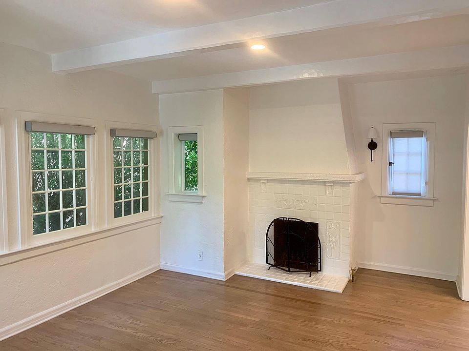 1st image of 2231 N Cahuenga Blvd