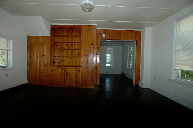 3 bed, 1.5 bath, 2260 sqft, $1,250 — Photo 3