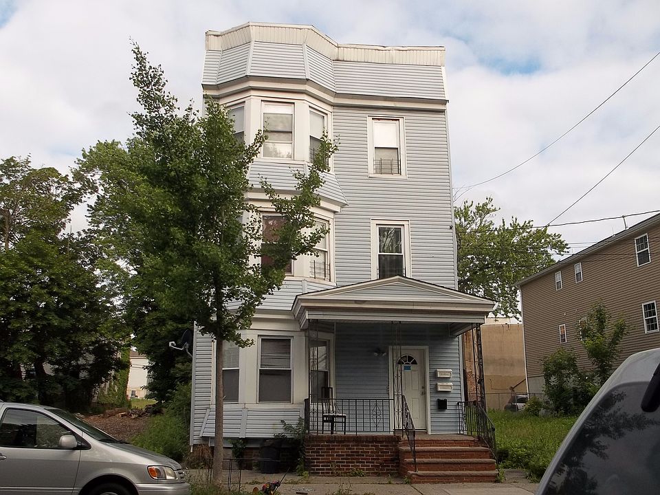 1st image of 715-717 S 11th St