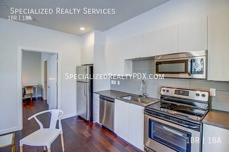 Short And Long Term Lease Available - See Listing For Specials - Super Cute, Cozy And Private One... — Photo 3