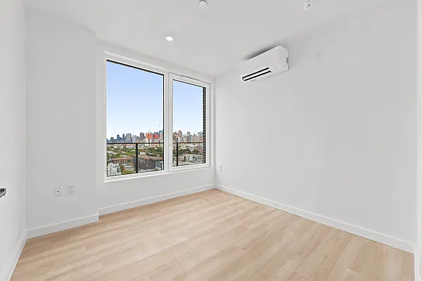 Bedroom, photo 2