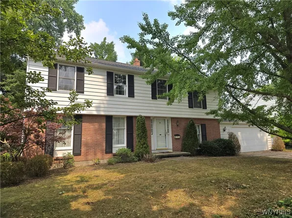 22 Candlewood Ln, Buffalo, NY 14221
