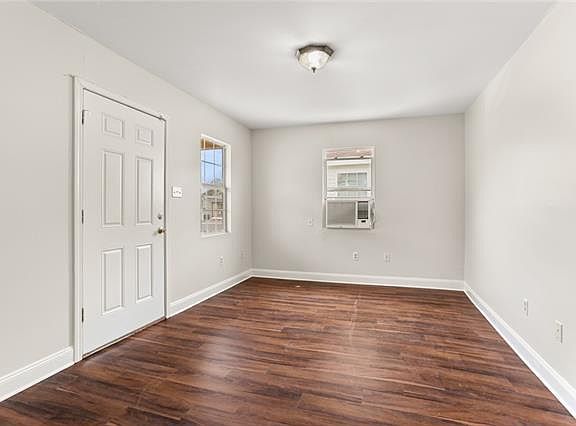 2nd image of 6076 Warrington Dr