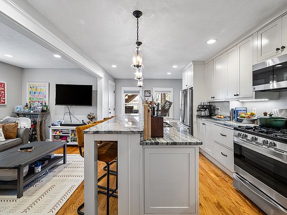 3rd image of 228 Havre St #3