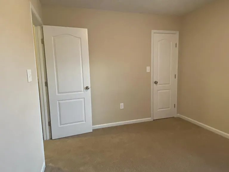 184 Roanoke Dr — Photo 14