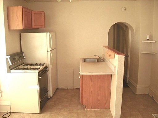 2nd image of 219 S Duluth Ave