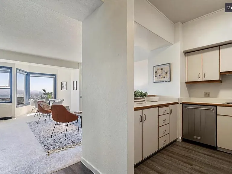6363 Christie Ave — Photo 19