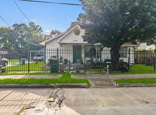 5604 Elysian St, Houston, TX 77009