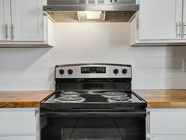 406 E 15th St #406D — Photo 10