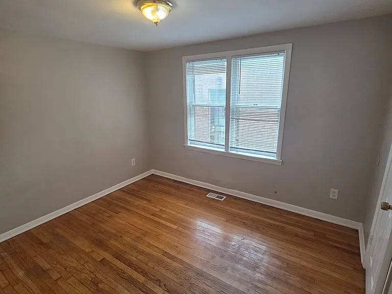 10306 S Corliss Ave — Photo 12