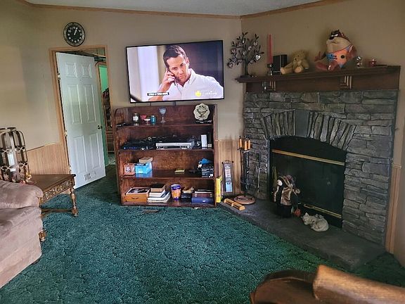 3rd image of 152 Country Village Dr E