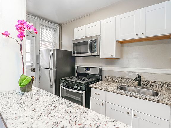 5th image of 1104 Magnolia St #201-06