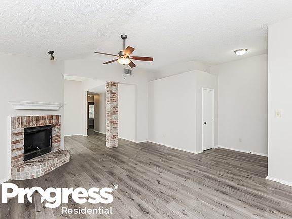 4th image of 1111 Stone Creek Dr