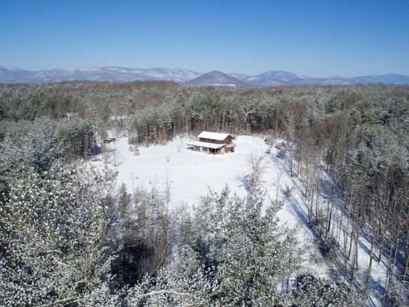 House is set on the boarder of Free Union and Earlysville, within biking and running distance to Buck Mountain