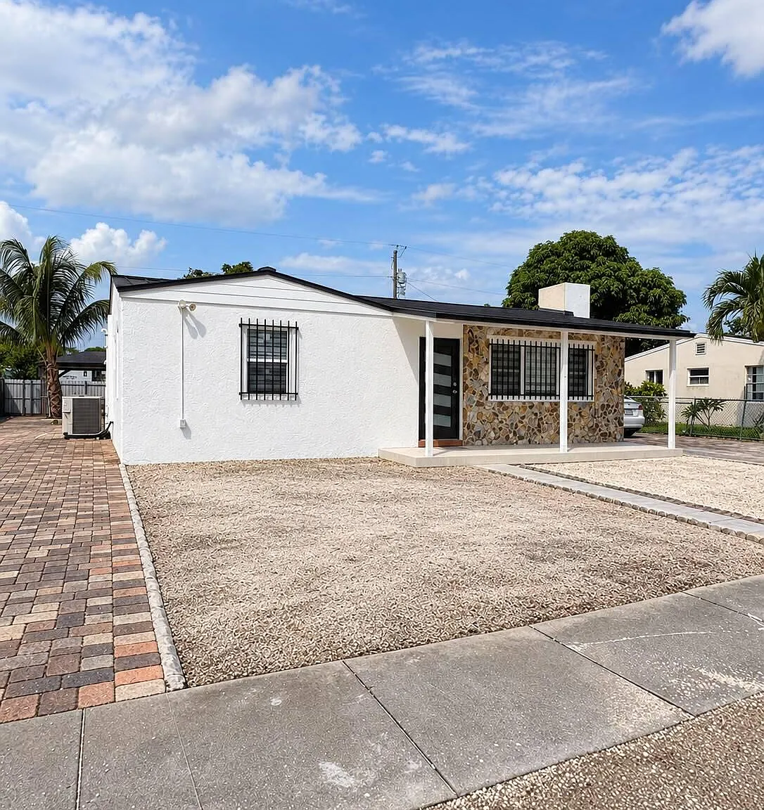 3 bed, 1.0 bath, 936 sqft, $2,900 — Photo 1