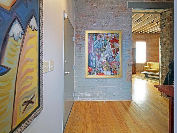4th image of 1113 Broadway St