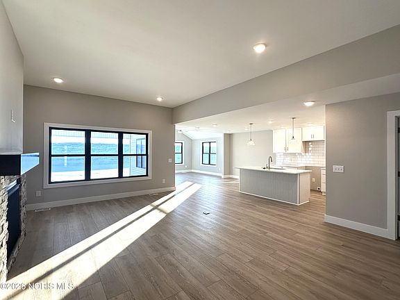 3rd image of 15269 Cypress Dr