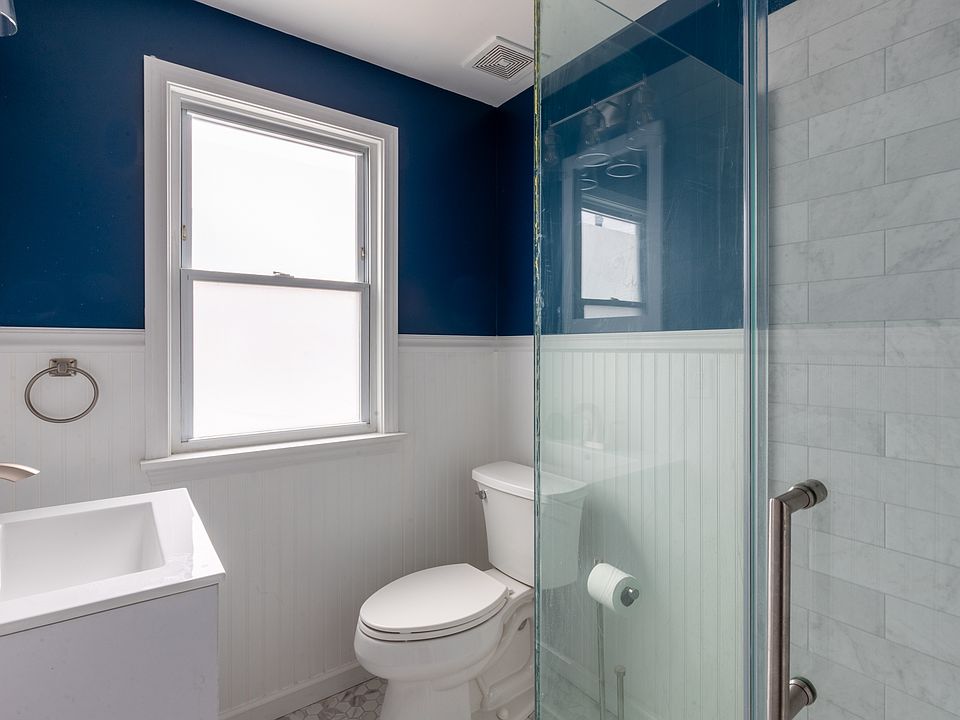 1st image of 189 Hamilton Dr #1