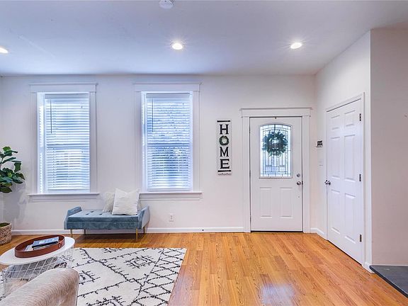 5th image of 4933 Schollmeyer Ave