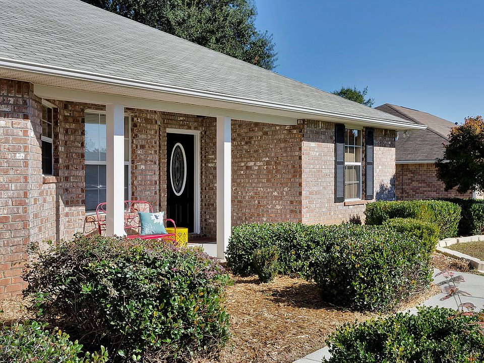 4888 Laurel Oak Dr. Pace FL