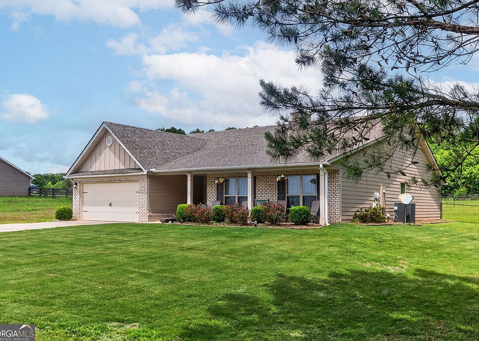 1st image of 304 Highlands Dr