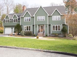 6 Clayton St, Medfield, MA 02052
