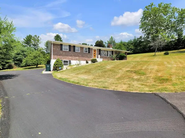 424 Seminole Rd, Bristol, VA 24201