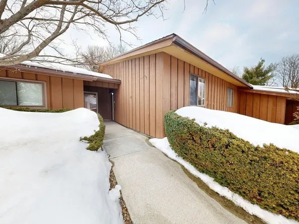 58 Churchill Crst, Pittsfield, MA 01201